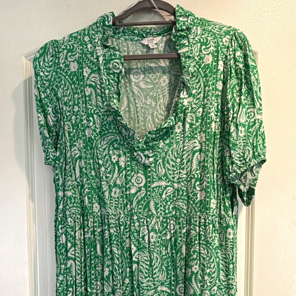 crown & ivy Green and White Printed Midi Dress